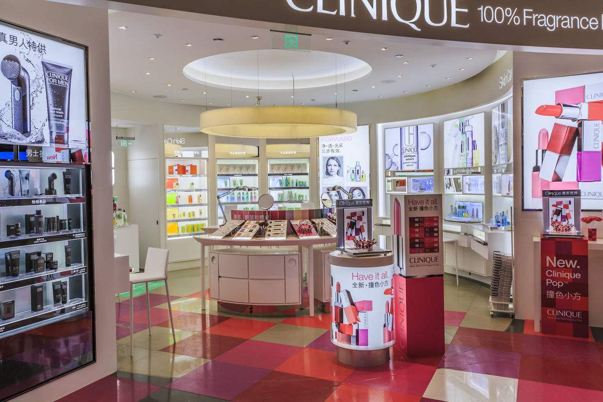 解析化妆品展示柜的工艺分类及优缺点!