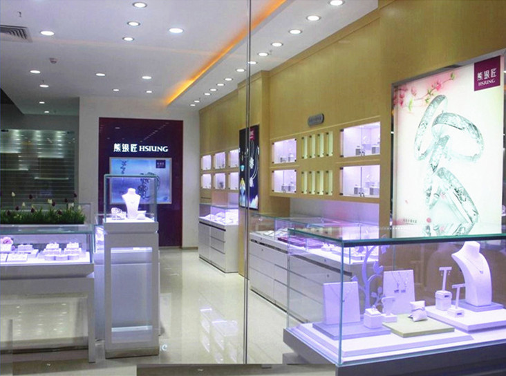 如何让玻璃展柜有更好的产品展示效果呢?