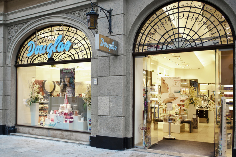 选对展柜,让你的化妆品店瞬间加分