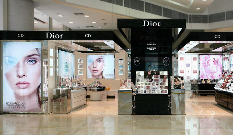 成都化妆品店展示柜设计效果图