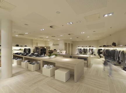 大型商场品牌服装店展示柜台定制