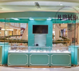 绿色护肤品展柜制作，商场摆放产品的小展厅