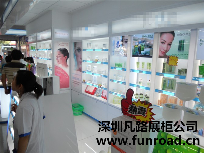 化妆品展柜发霉处理方法!其他木质展示柜通用
