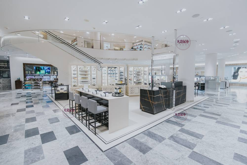 定做化妆品柜台,如何挑选优质的展柜厂家