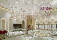 化妆品展柜告诉你，爱美之心如果过度了就变成毒药了