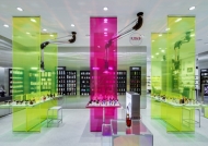 好的化妆品展柜需要具备哪些条件？