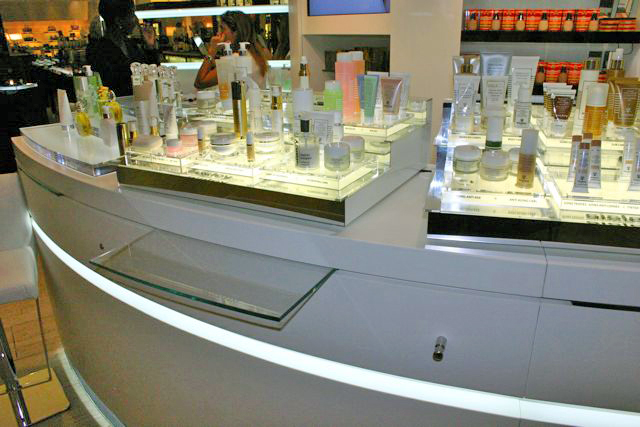 化妆品展示柜效果