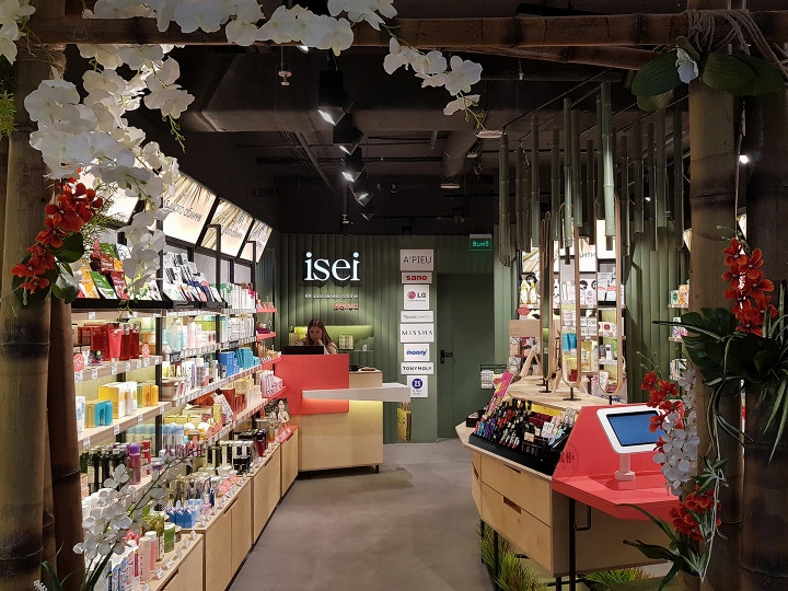 定制化妆品展柜