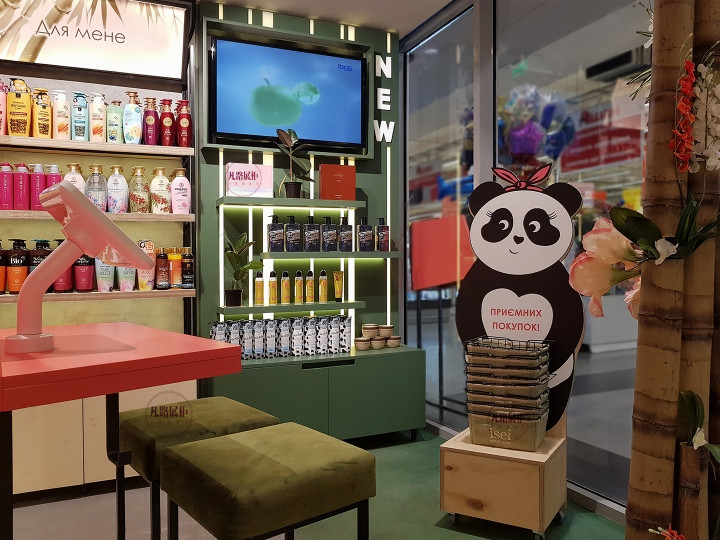 化妆品展柜多少钱