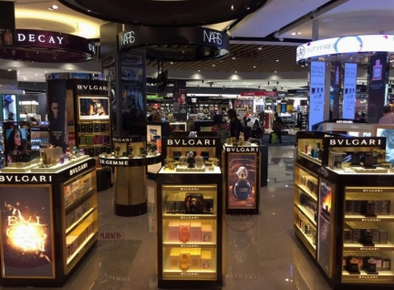2018年最新商场化妆品展柜