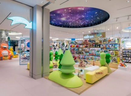儿童用品商场展柜案例效果图