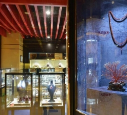 高端不锈钢电镀珠宝展柜效果图