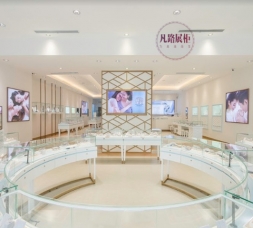 干净整洁的珠宝店展柜制作案例